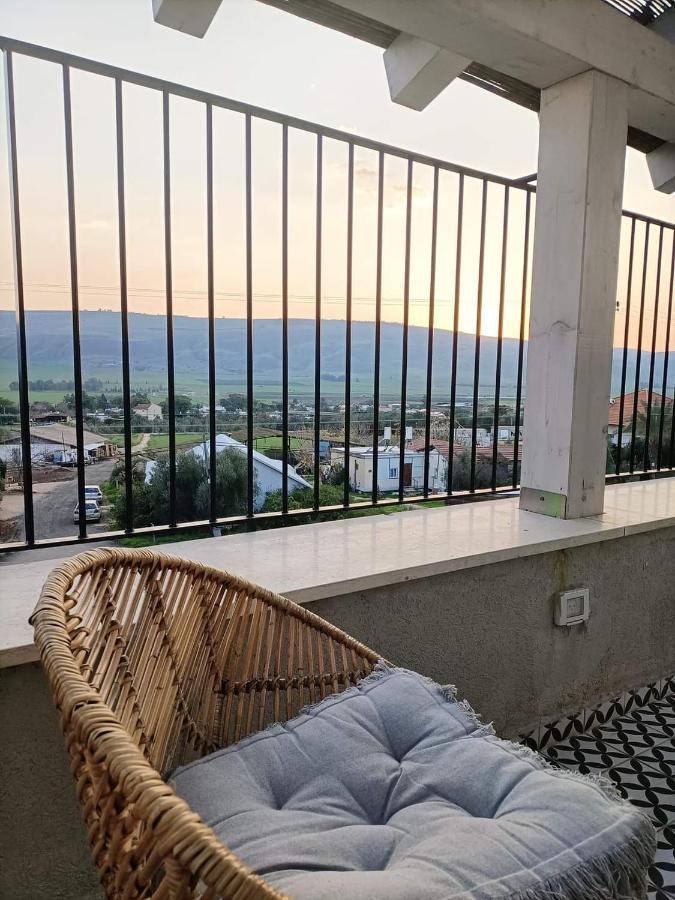 בגג העמק On The Roof Of The Valley Sirguniyah